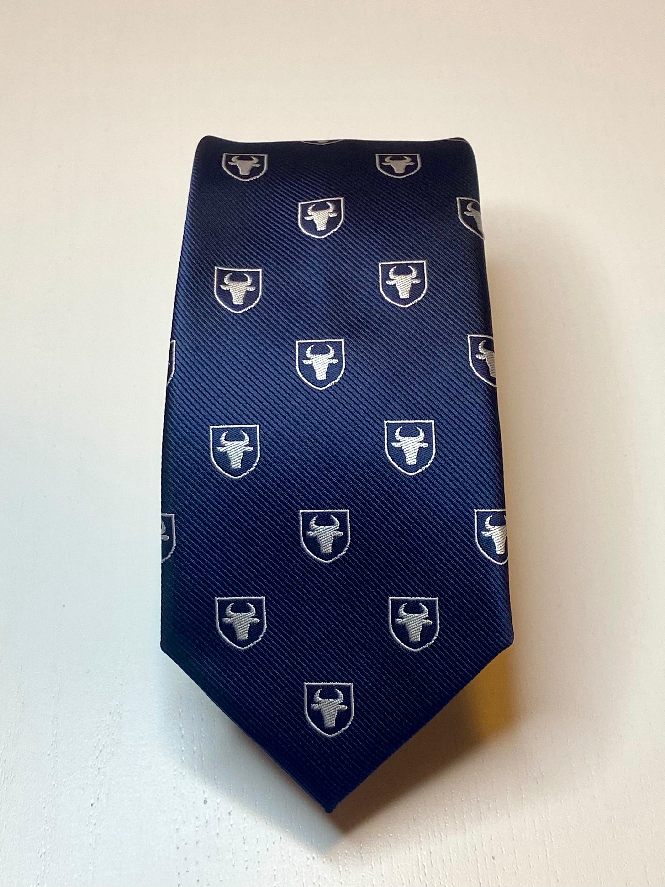 Corbata Azul Oscuro Logo Blanco