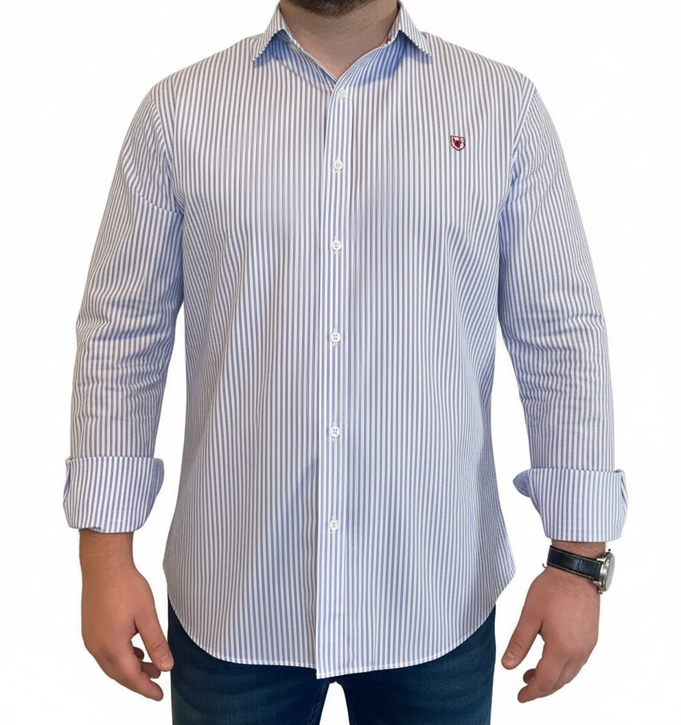 Camisa Blanca Rayas Azules Popelín Logo Rojo