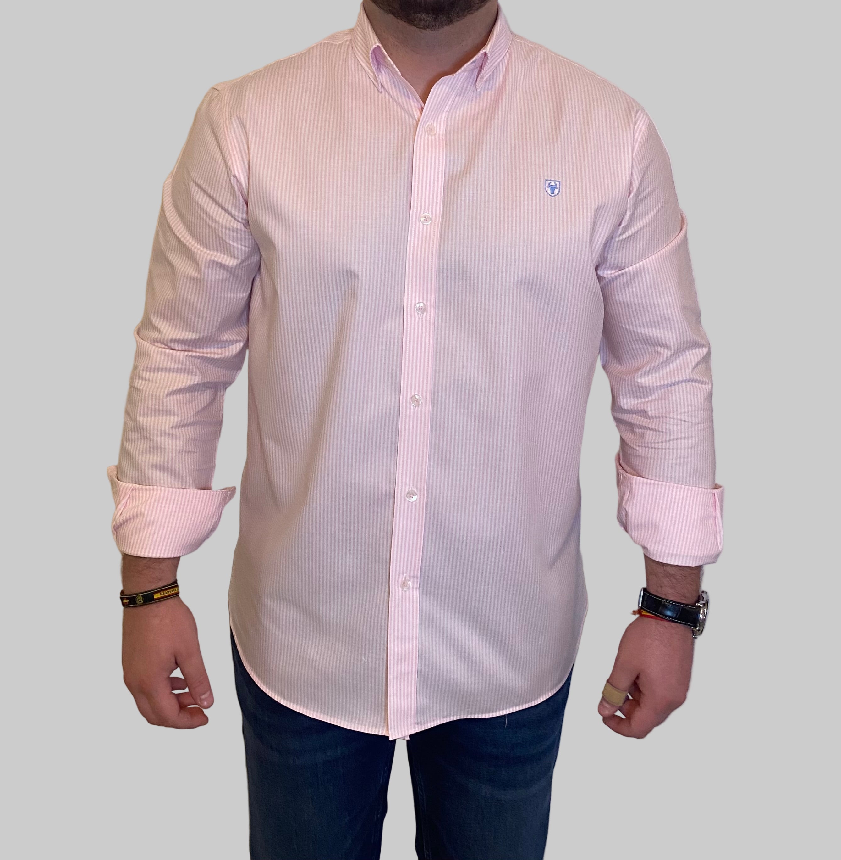 Camisa Oxford Blanca Rayas Rosas Desgastado Logo Azul Celeste