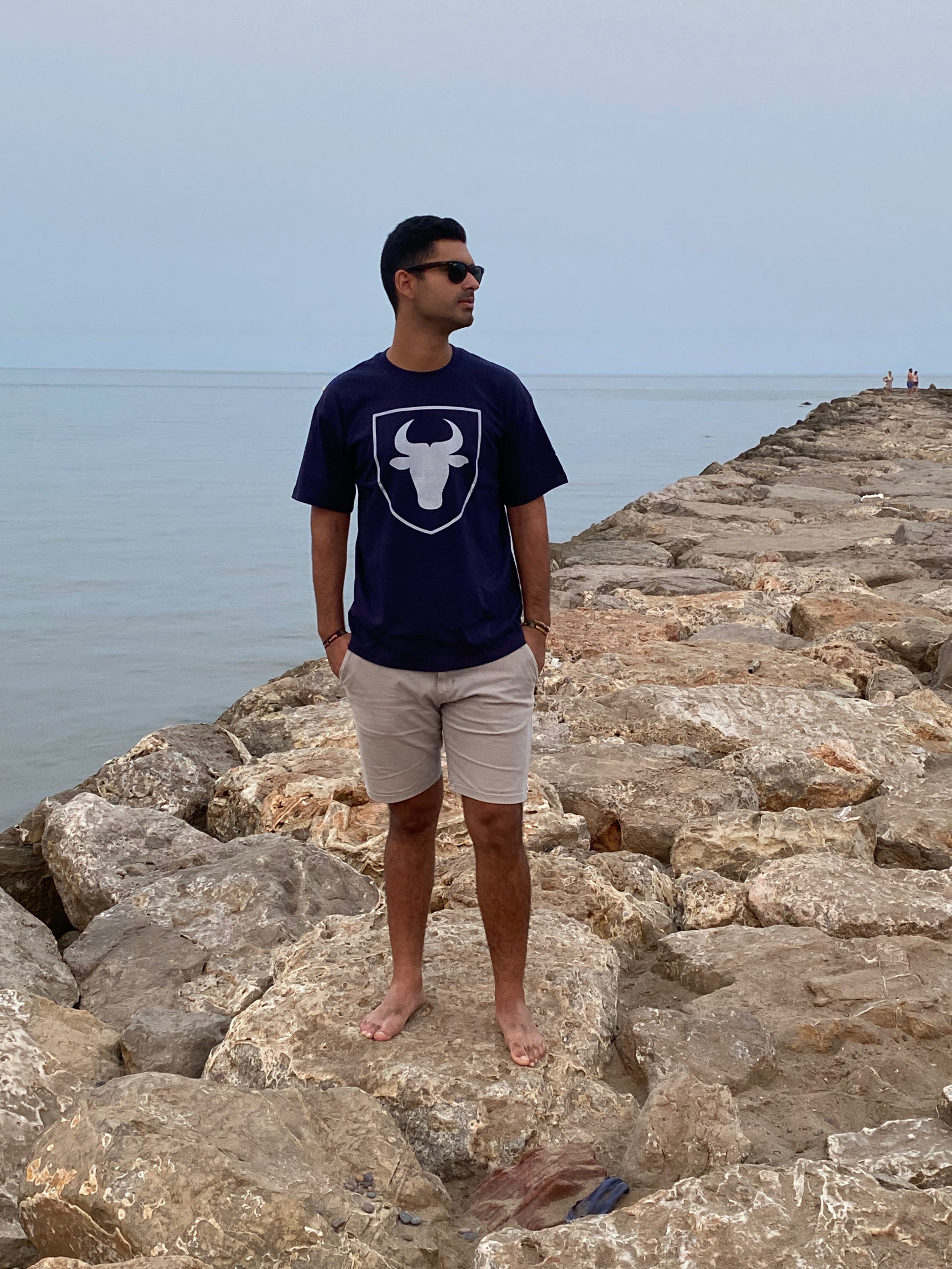 Camiseta La Taurina Azul Marino - Sport Clásica