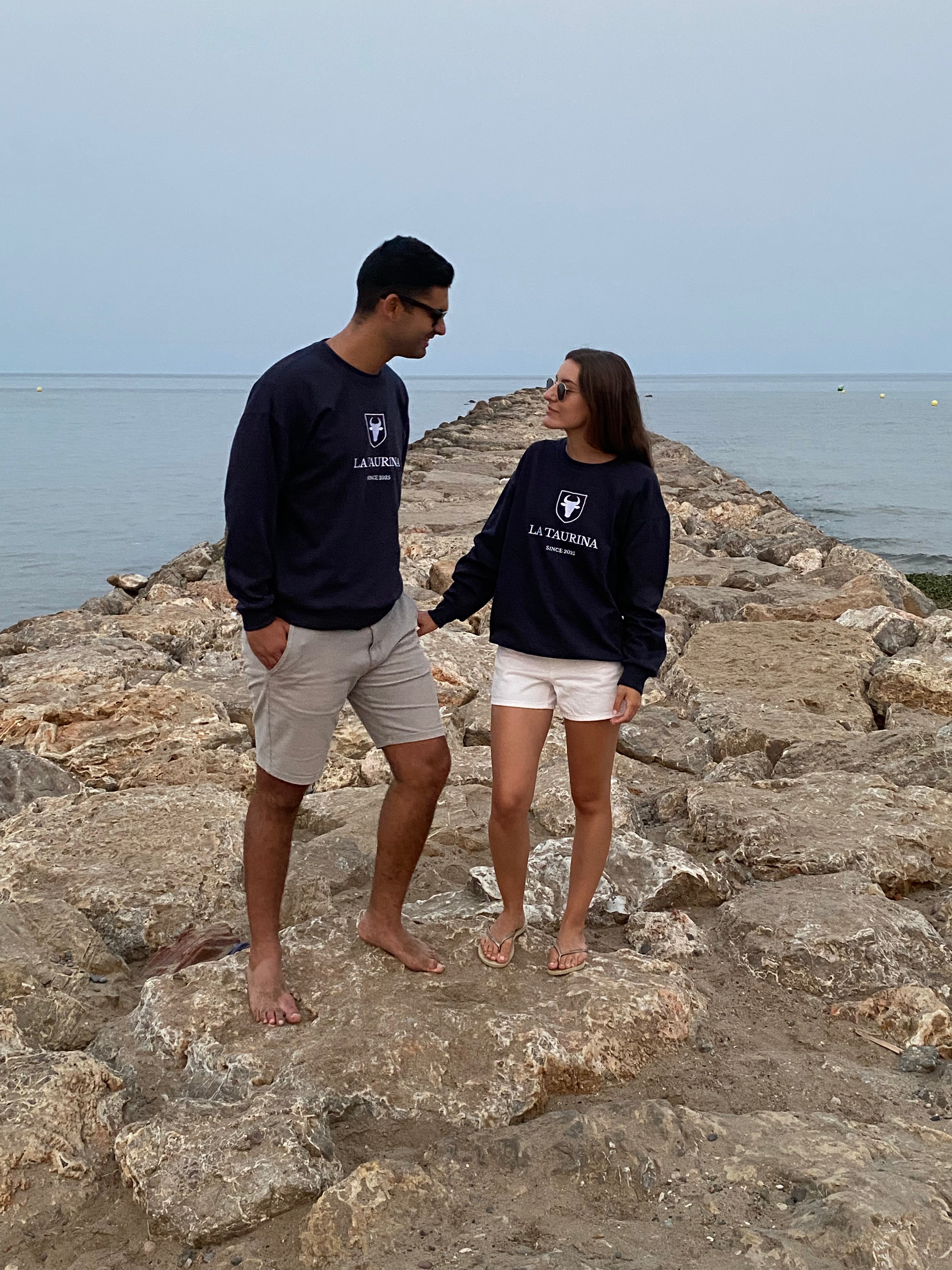Sudadera La Taurina Azul Marino - Entretiempo Oversize