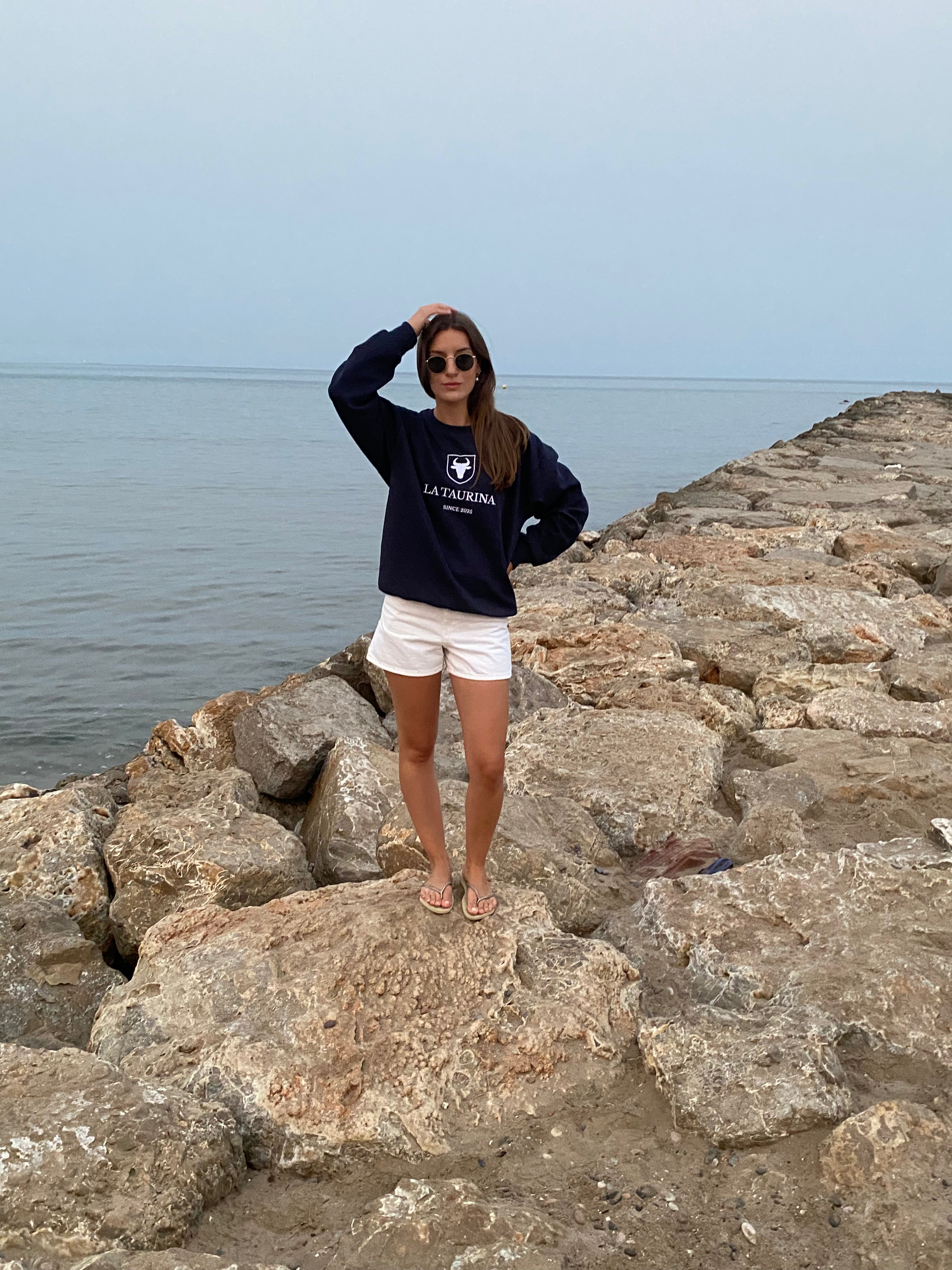 Sudadera La Taurina Azul Marino - Entretiempo Oversize